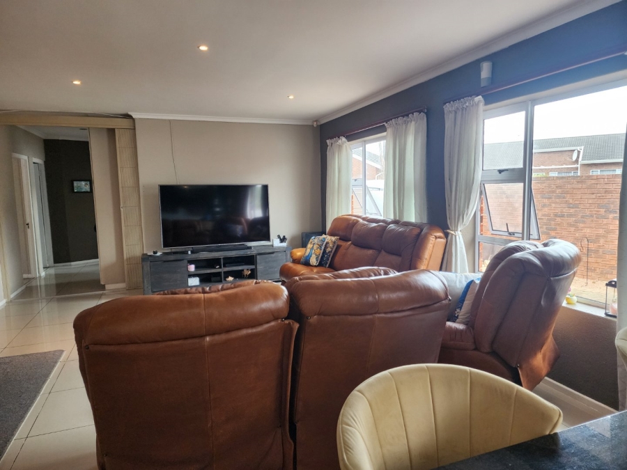 3 Bedroom Property for Sale in Summerstrand Eastern Cape